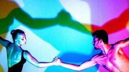 Evolution dance e acrobazie volanti con “Night garden” al Metropolitan