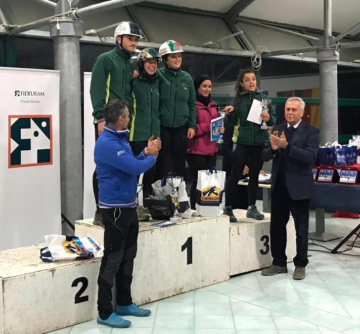 Cavalli e cavalieri ai Pini Oltre 200 binomi premiati 