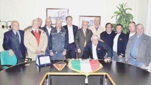 Pescatori e dirigenti del Circolo nautico foce Cecina premiati in Comune