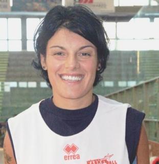 Mara Buzzanca e (a destra) Courtney Willis, due fra le nuove in casa Women
