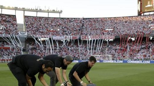 Vince il caos, River-Boca ancora rinviata “Superclasico” ostaggio della violenza