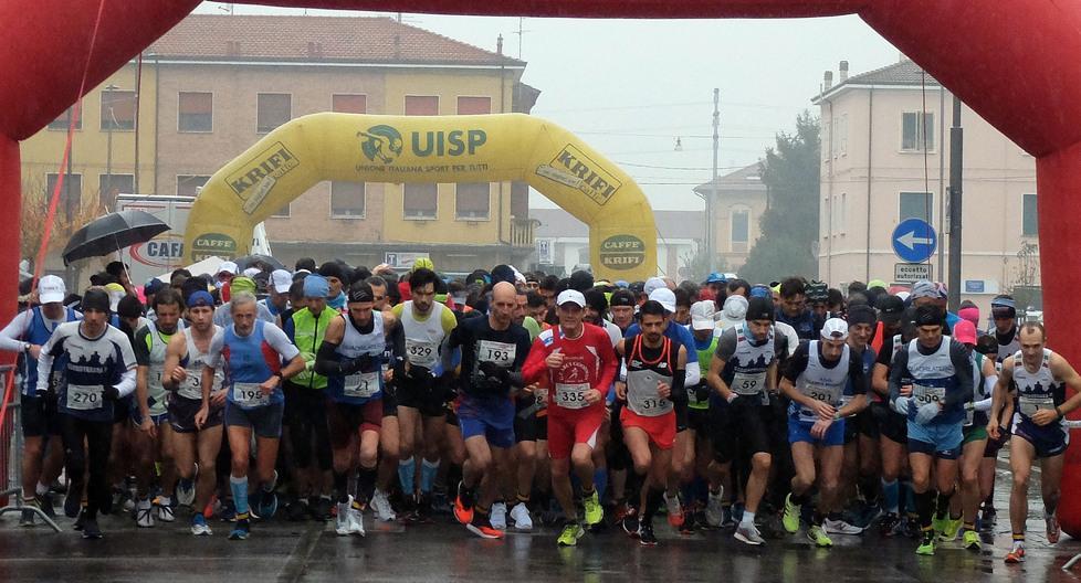 Angelini “scappa” sull’argine del Po e si aggiudica il Memorial Cardinelli 