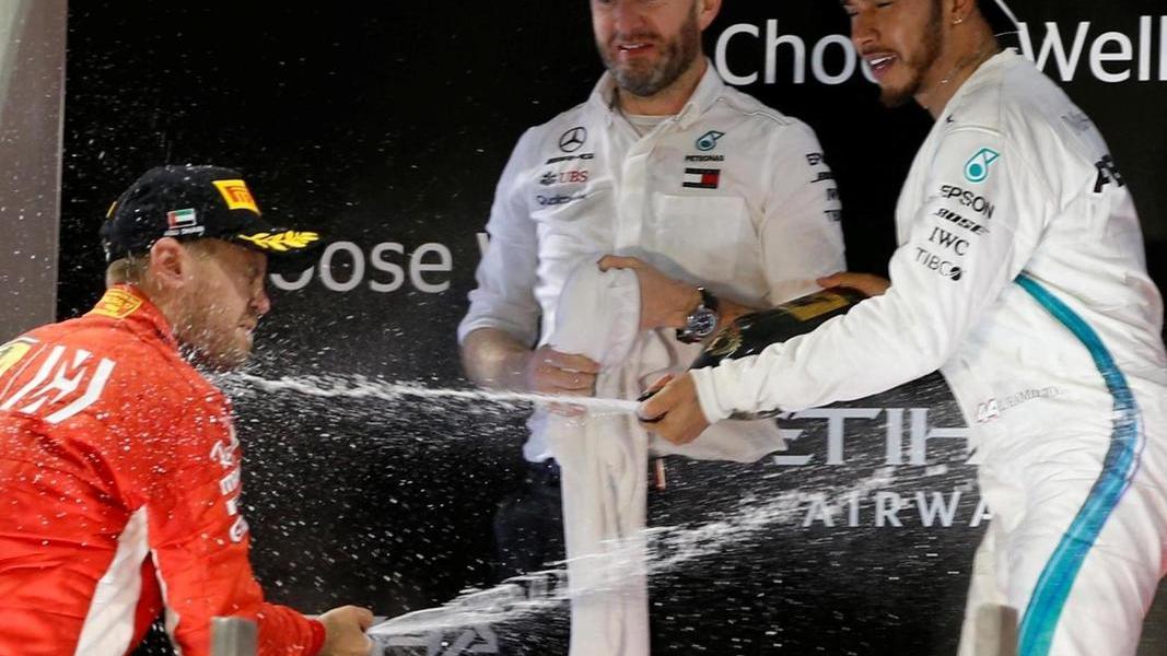 Abu Dhabi, vince Hamilton e celebra il 5° titolo iridato 