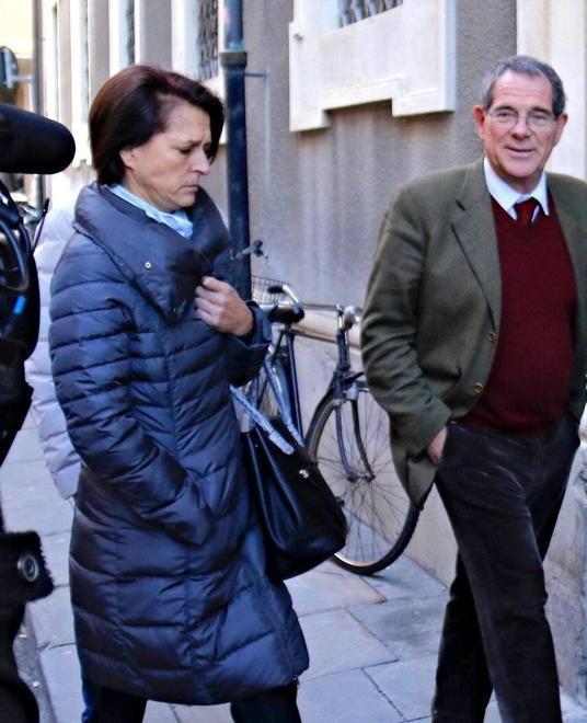 L'infermiera Fausta Bonino con un consulente della difesa