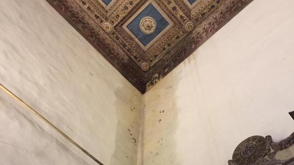 Tetto colabrodo, a rischio l’antico soffitto del santuario della Madonna del Letto