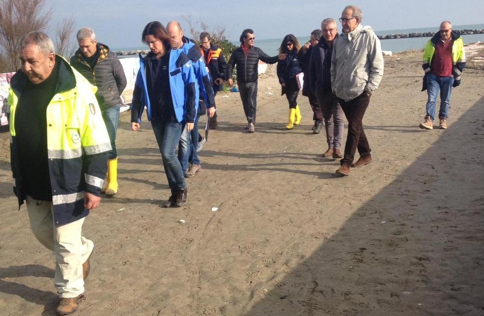 Erosione della spiaggia Il sopralluogo dei tecnici