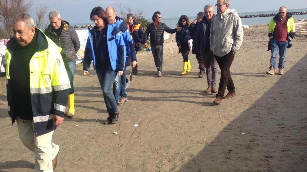 Erosione della spiaggia Il sopralluogo dei tecnici