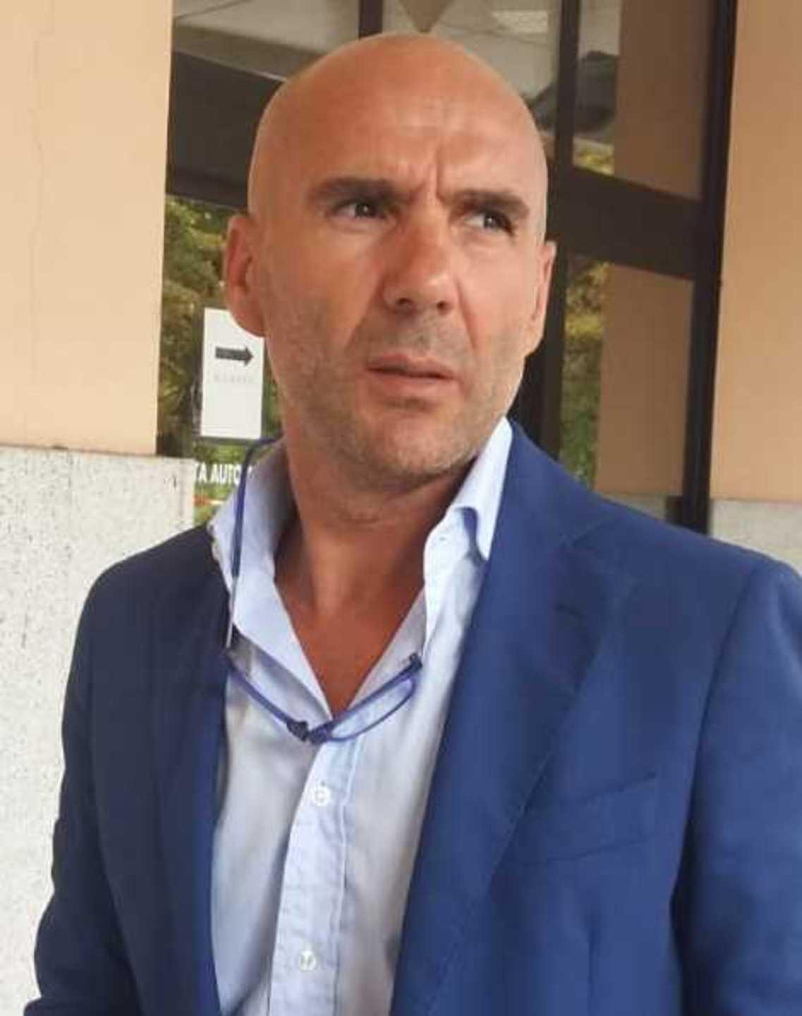Calci e pugni ai genitori: 35enne a processo 