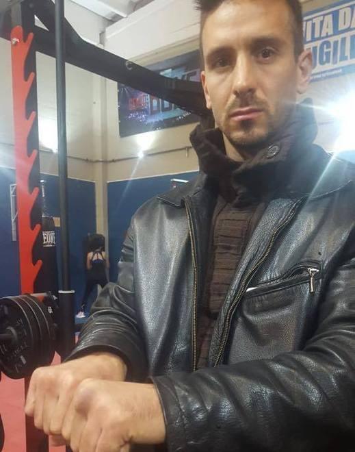 Caccia s’infortuna a una mano Rinviato il tricolore dei welter 