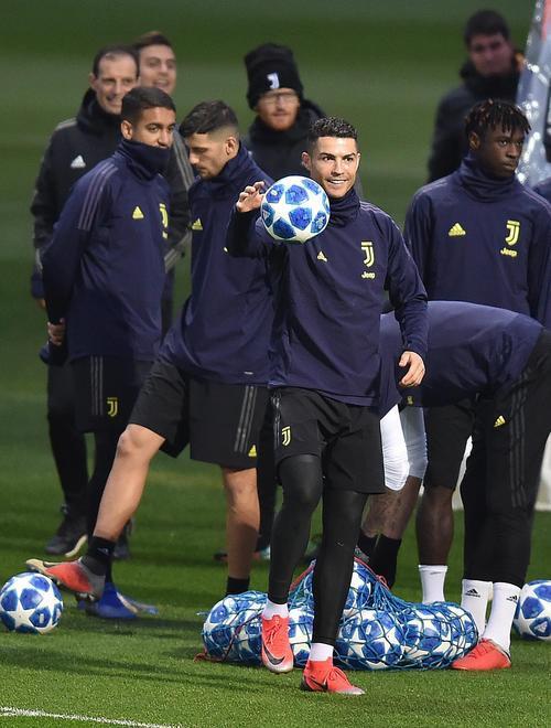 Fra Roma e Real è sfida delle deluse Juventus per il primato contro il Valencia 