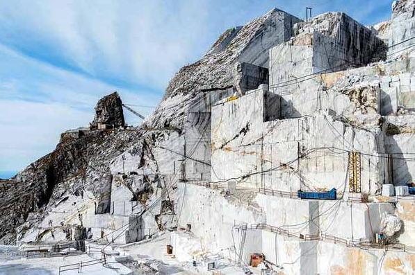 Cave, all’orizzonte nuove sospensioni. Il sindaco: l’occupazione sarà tutelata 