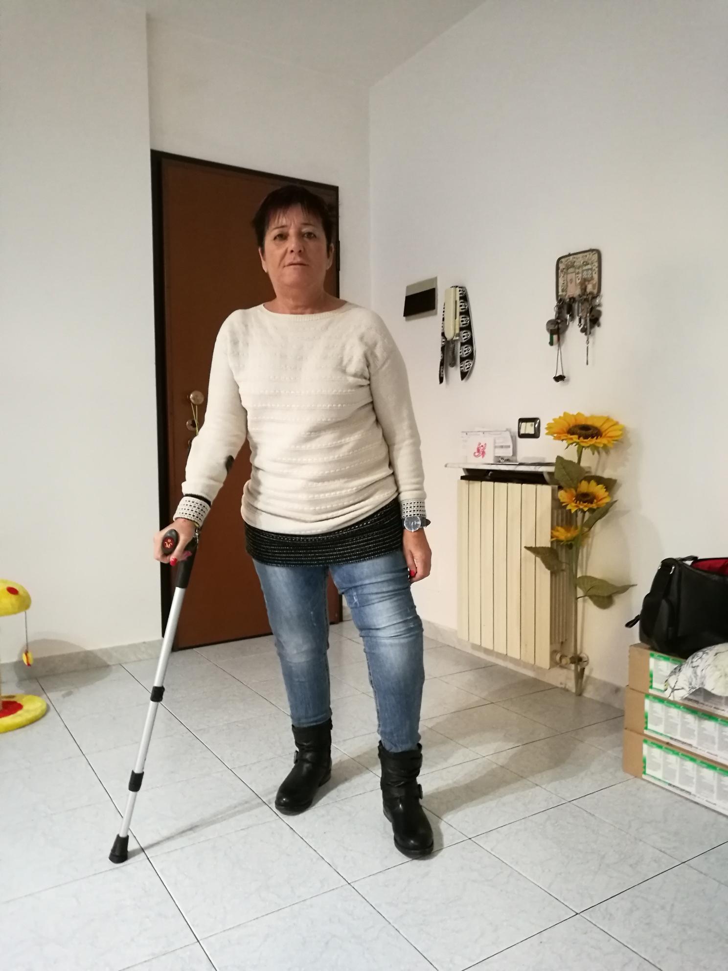 «Sono disabile e per la visita devo fare tre piani di scale a piedi» 