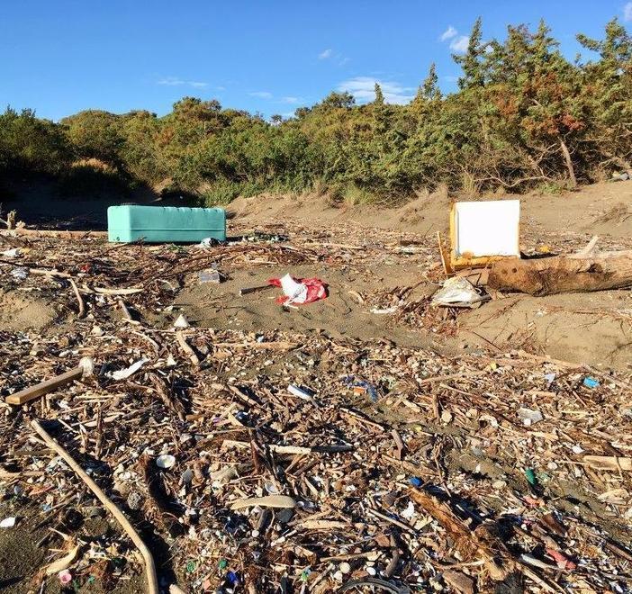 Mareggiata di fine ottobre La Feniglia è ancora ferita 