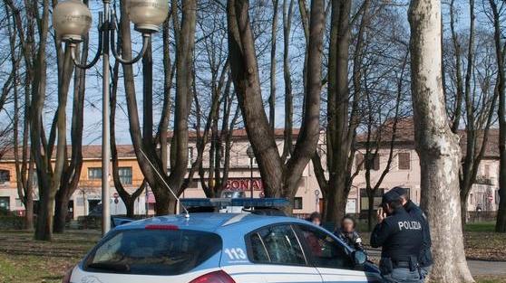 Ordina pezzi di ricambio ma non li riceve: truffata