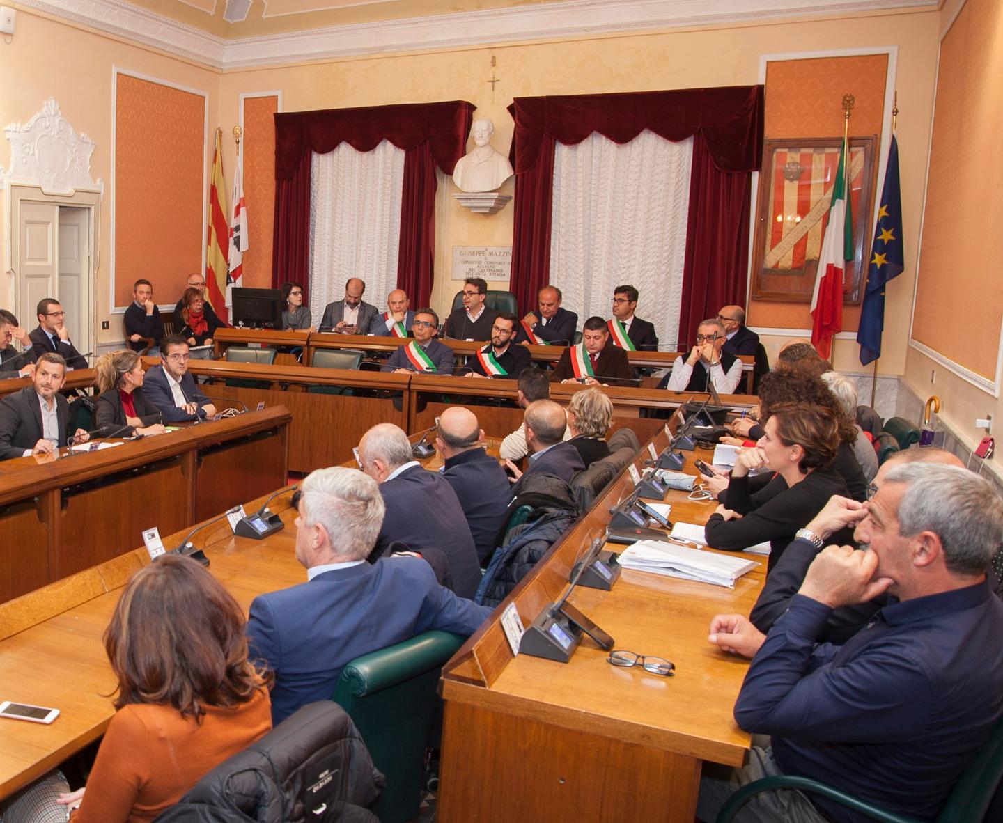 Tutti vogliono la 4 corsie ma la politica si divide 