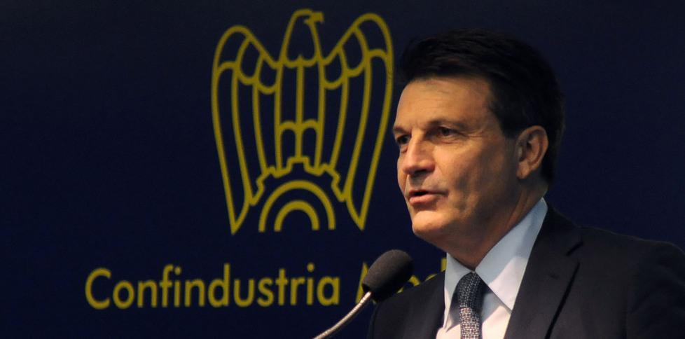 Rifiuti speciali, blocco dei ritiri alle imprese «Il mercato non tira»