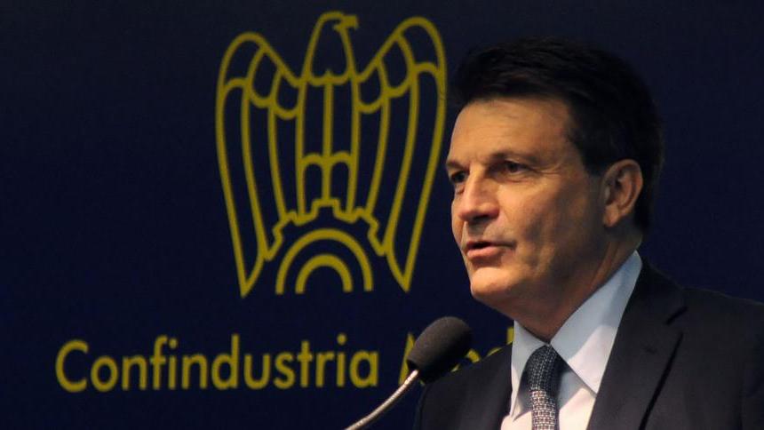 Rifiuti speciali, blocco dei ritiri alle imprese «Il mercato non tira»