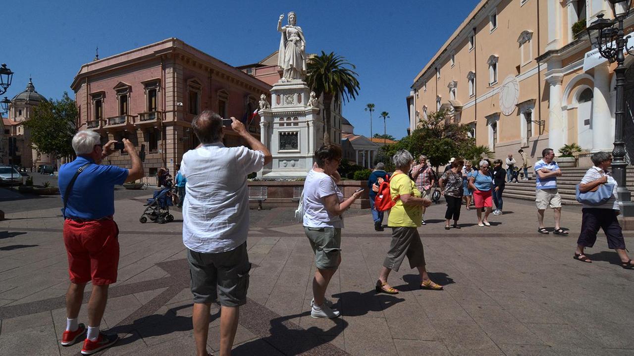Coro di no alla tassa di soggiorno