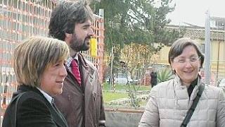 Il cantiere sull’Arno a sinistra Laura Cantini Dario Parrini e Luciana Cappelli