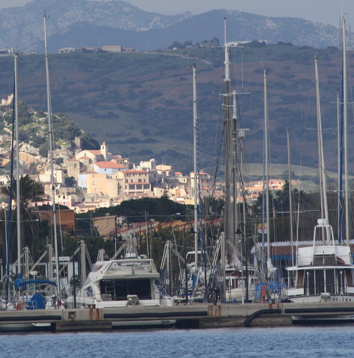 Ormeggiatori alla Caletta per la giunta tutto regolare 