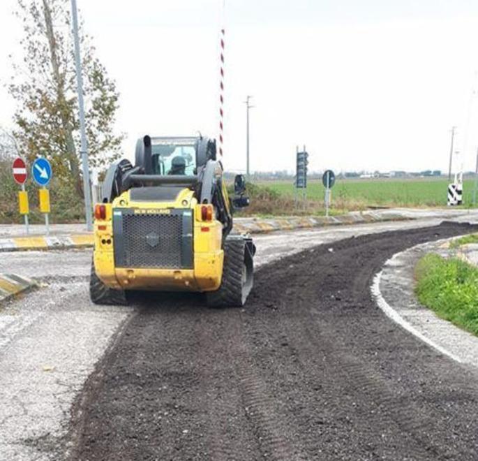 Il Comune asfalta la strada provinciale