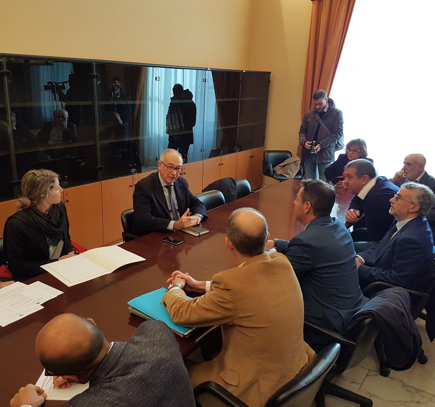 Sanità, si muove il prefetto «Adesso incontrerò Arru» 