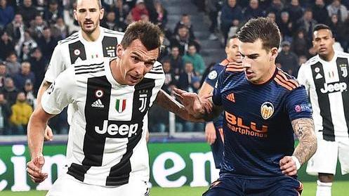 La Roma cade col Real ma supera il turno Juve ok col Valencia Qualificazione sicura
