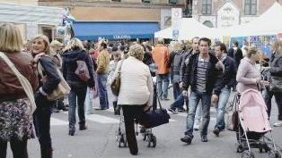 Folla da fiera per la festa d’autunno