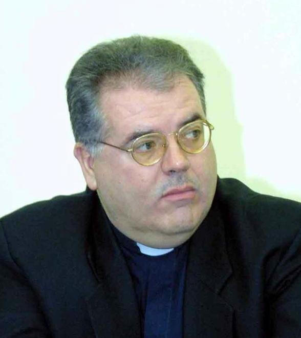 Don Euro, assolto il vescovo Santucci Non querelerà il prete
