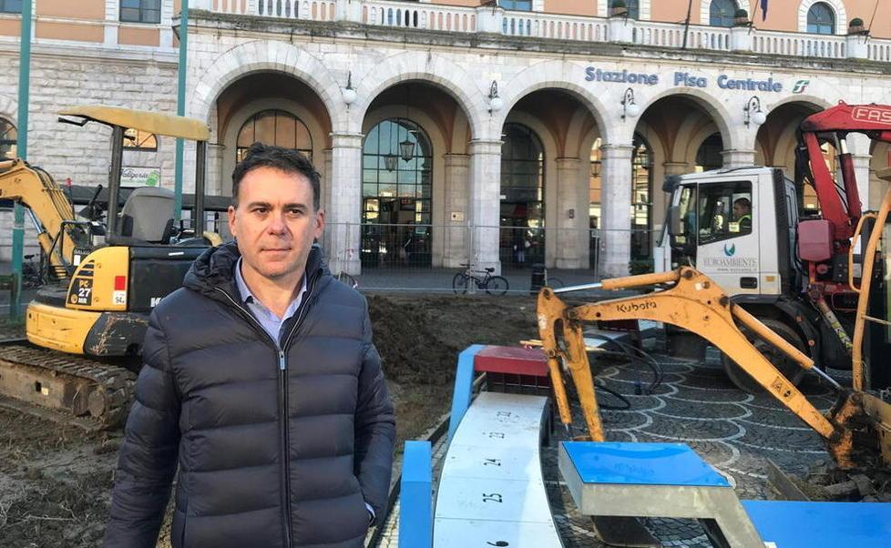 Rimosse le panchine in piazza della Stazione Non saranno sostituite 