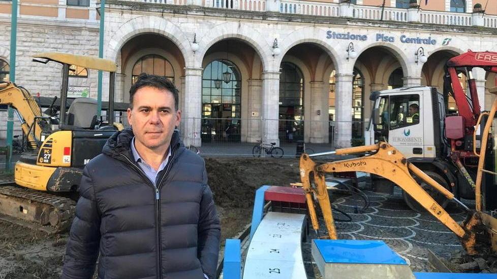 Rimosse le panchine in piazza della Stazione Non saranno sostituite