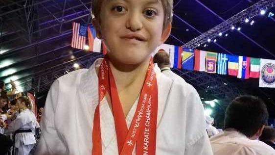 Riportato in vita dopo l’intervento al cuore a 12 anni è campione europeo di karate
