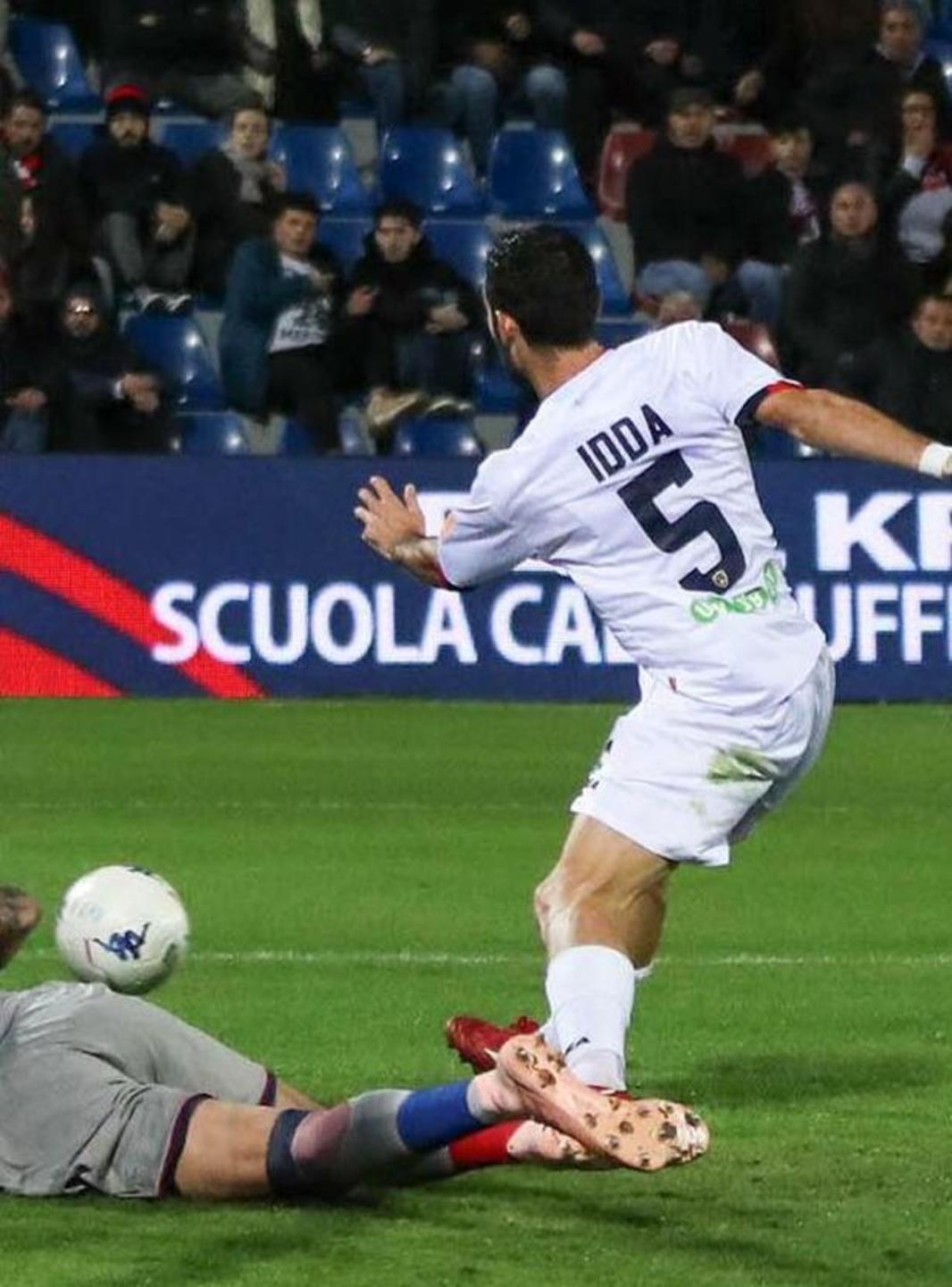 L’ex torresino Idda regala al Cosenza il derby calabrese 