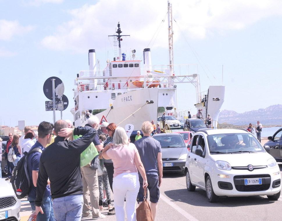 Sconto per i non residenti sui traghetti da e per Palau 
