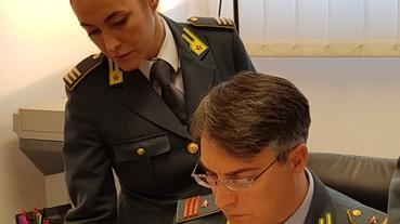 Riciclaggio di denaro, due gioiellieri accusati