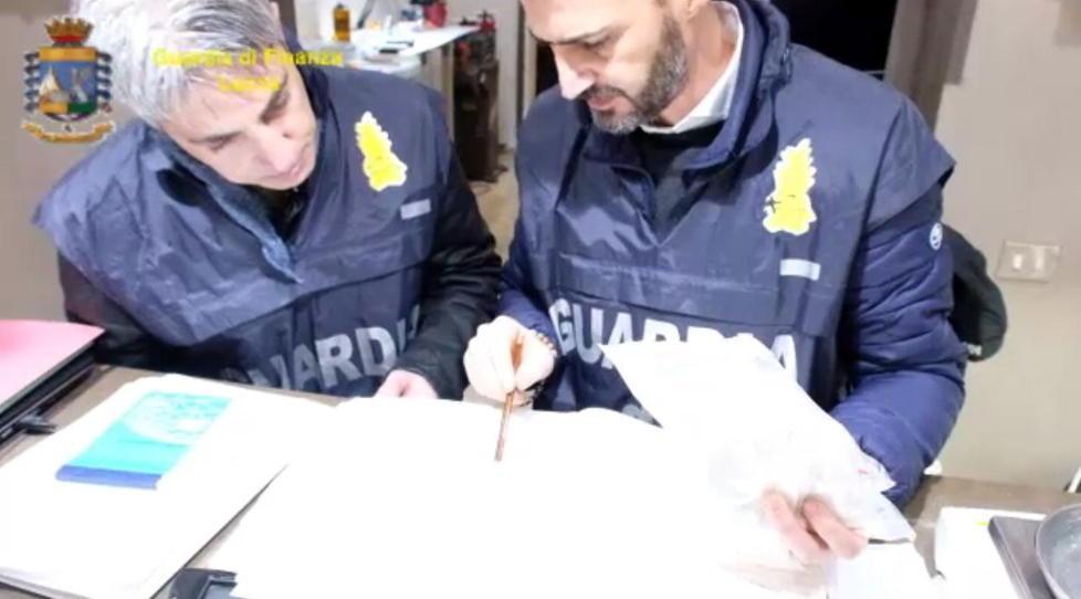 Fiorentino e Iselli non rispondono al Gip. Gli avvocati: mole di atti da esaminare 