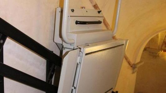 Museo dei Bozzetti inaccessibile per due studenti in carrozzella