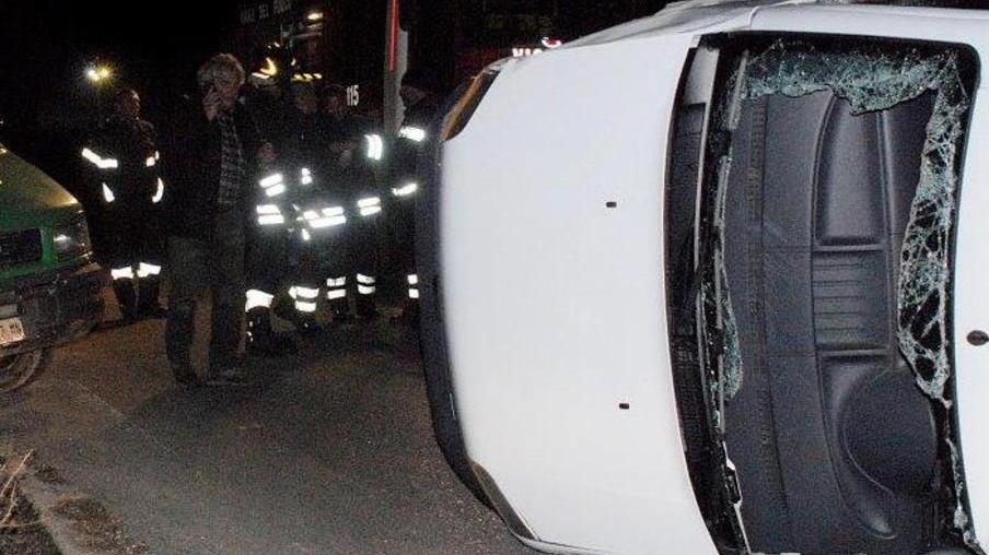 Schianto al Puntone Sessantenne incastrato nell’abitacolo dell’auto