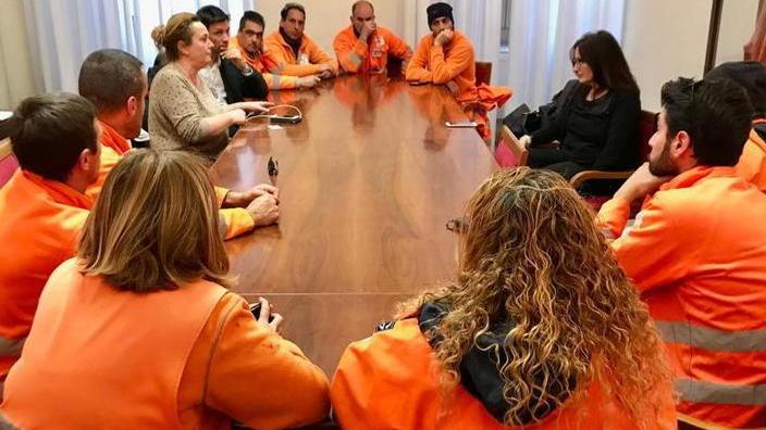 «Anni a seppellire i morti e ora passa tutto ad Aamps»