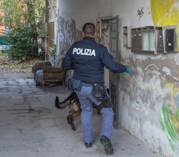 Barba, capelli e sessanta chili di droga 