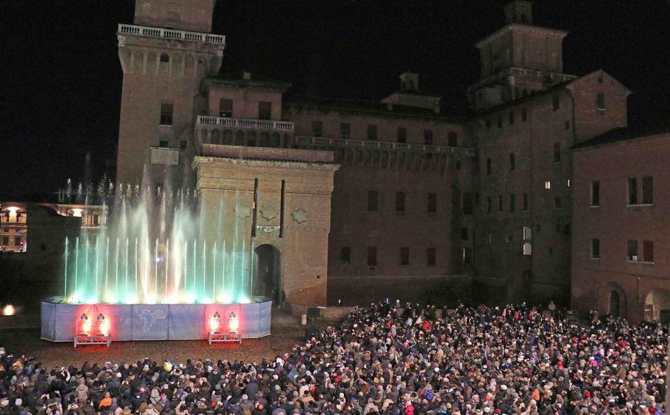 Natale è qui con le fontane danzanti 