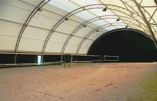 <strong>CT VIA CIMABUE.</strong> I tre campi coperti di beach tennis