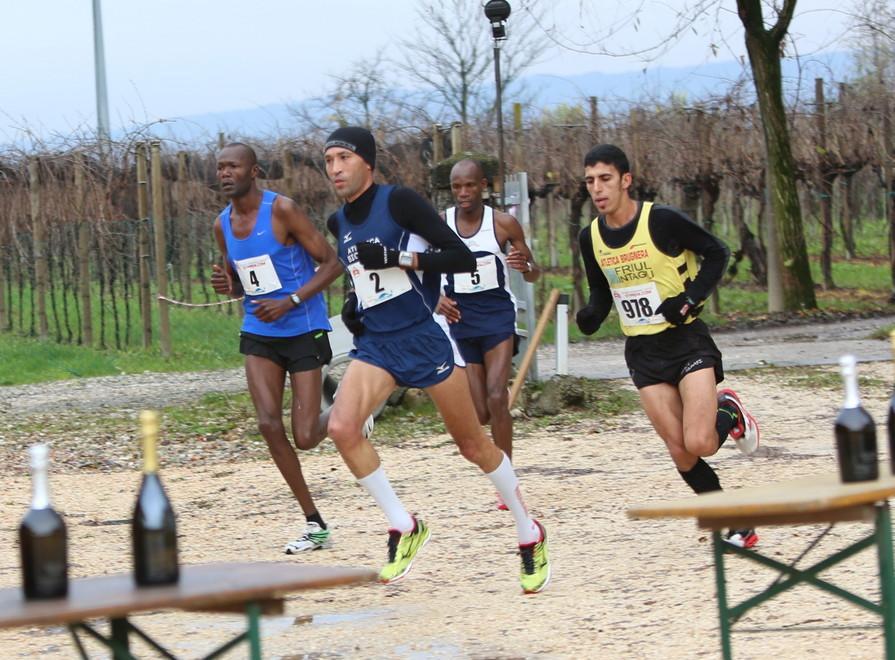 Una podistica prima di bere La Prosecco Run tra i vigneti