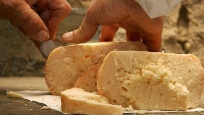 Dal Medioevo fino ad oggi Dalla fossa risale il formaggio
