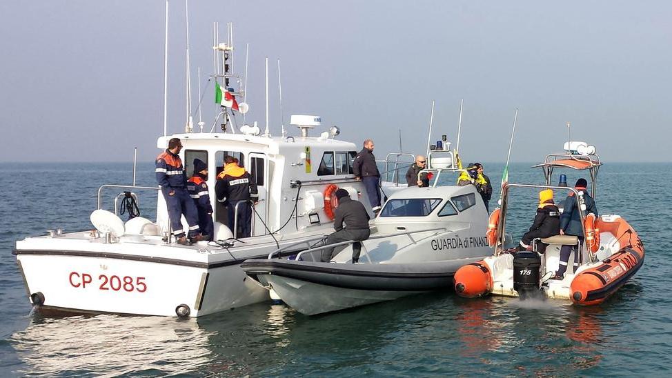 Lotta ai pescatori abusivi Controlli da intensificare