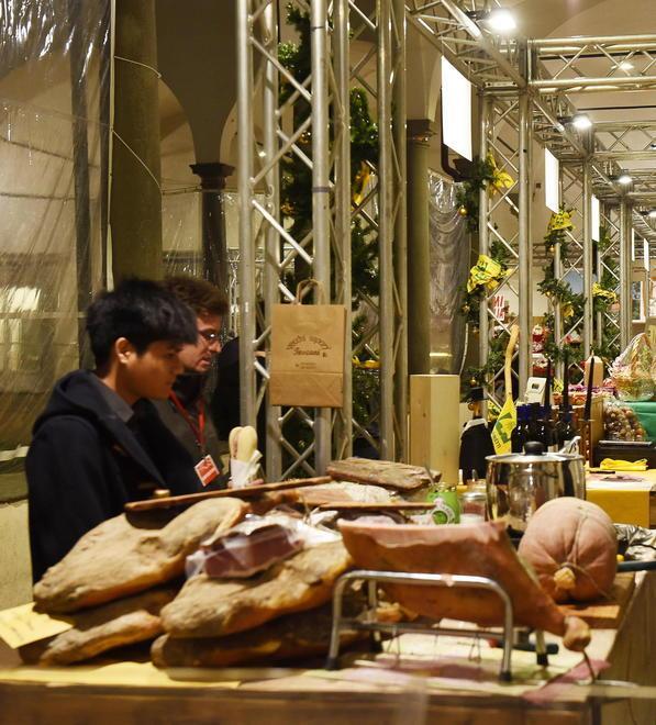 Folla alla partenza del Desco Oggi eventi anche per bimbi 
