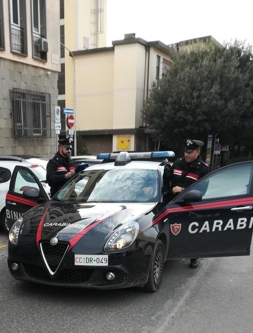 Ruba al supermercato arrestato alle casse 