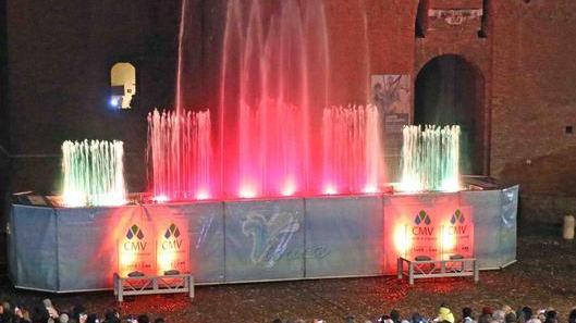 Fuoco, acqua e musica dal vivo Tornano le fontane danzanti