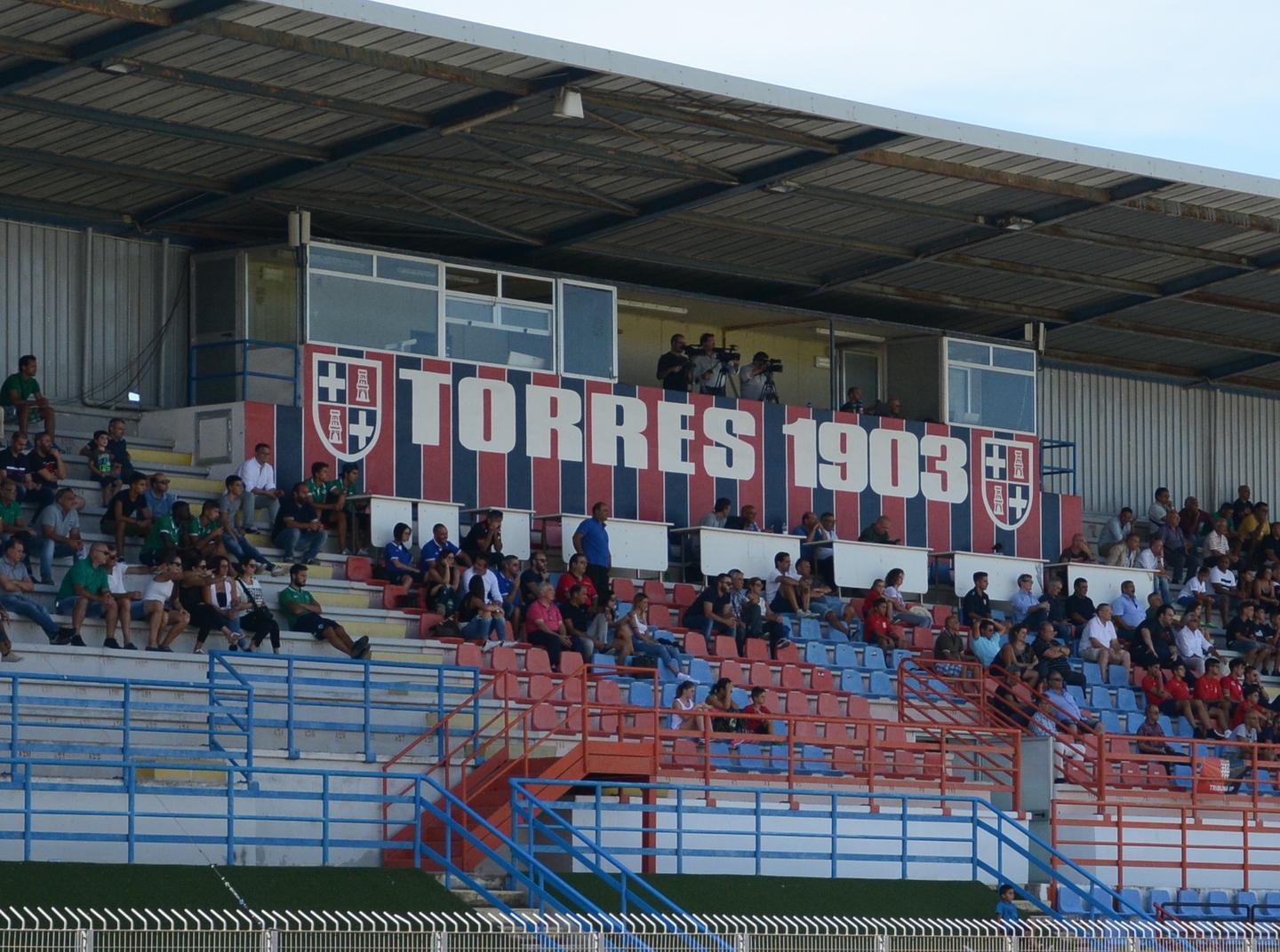 Cagliari e Torres nel Lazio Il prefetto separa gli ultras 