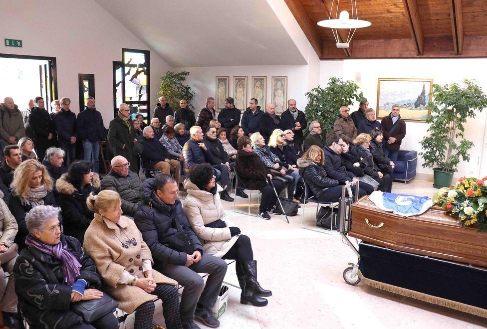 Tutta la “sua” Ferrara per l’ultimo abbraccio a Valentino Galeotti 